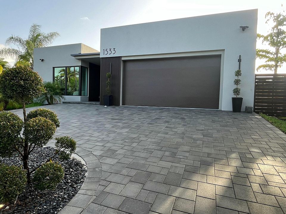 1533 NE 16th Ave Fort Lauderdale